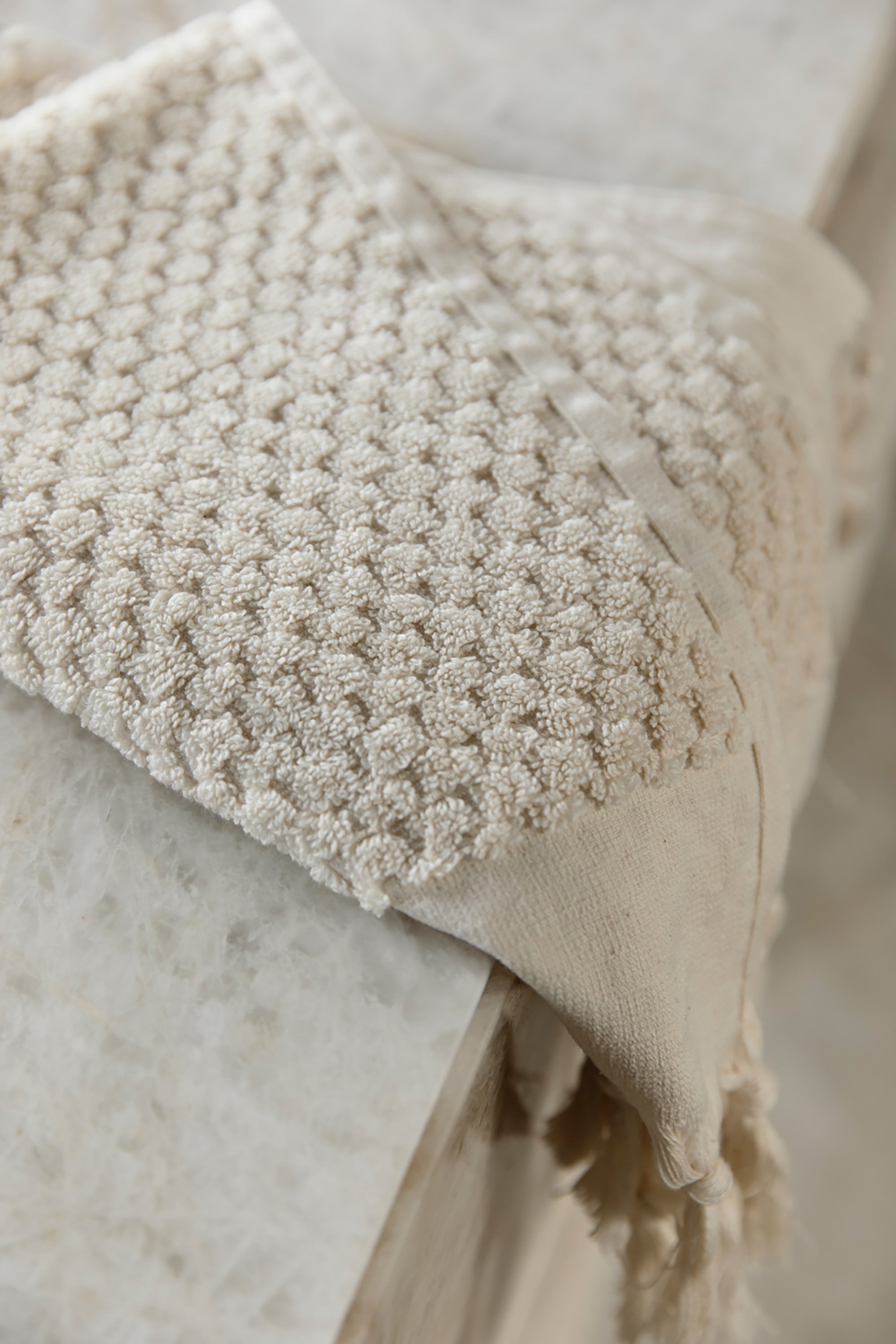 White & Cream - Neutral Tones