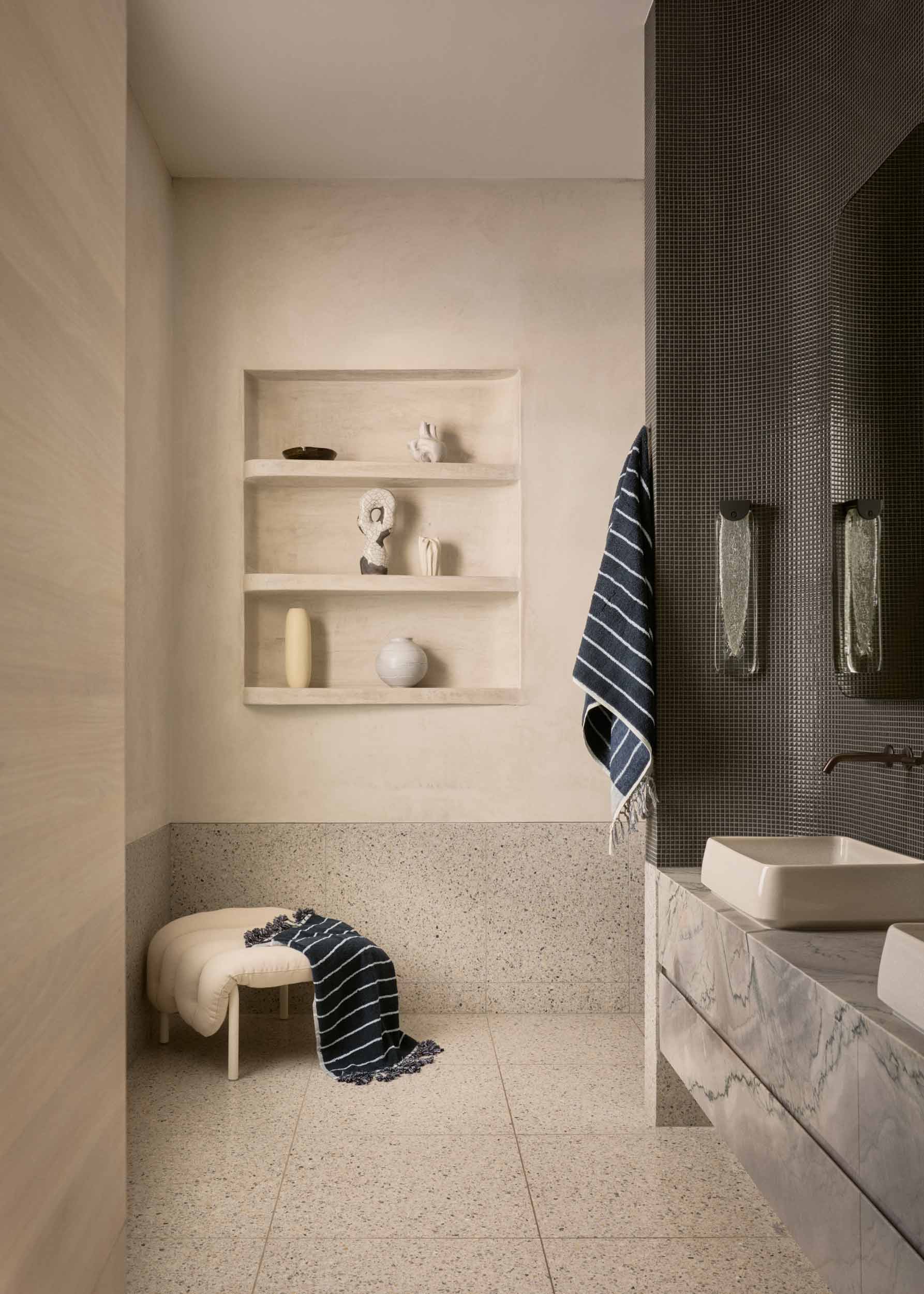 Regatta Linen & Cotton Bath Towel