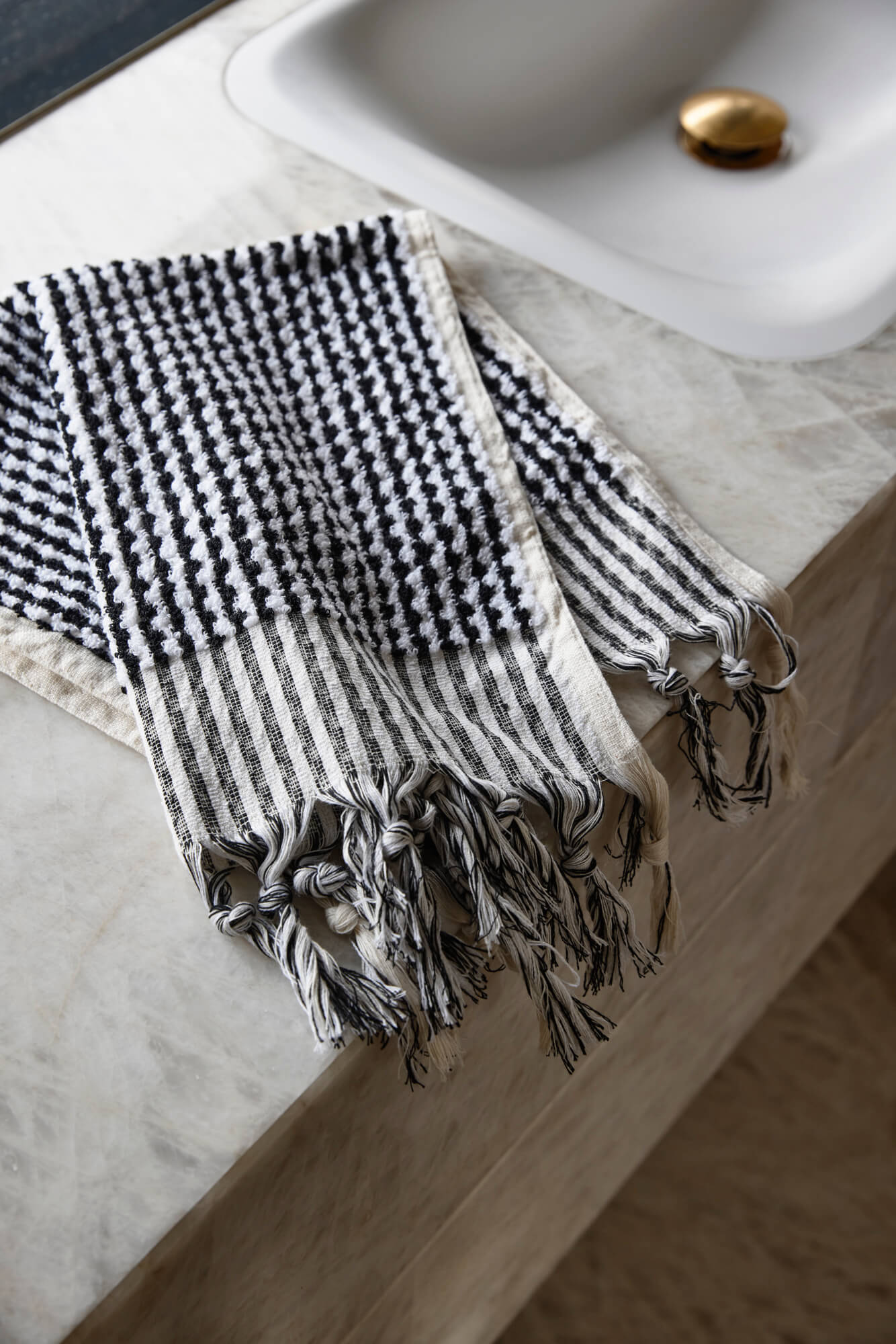 Black & White Wave Hand Towel