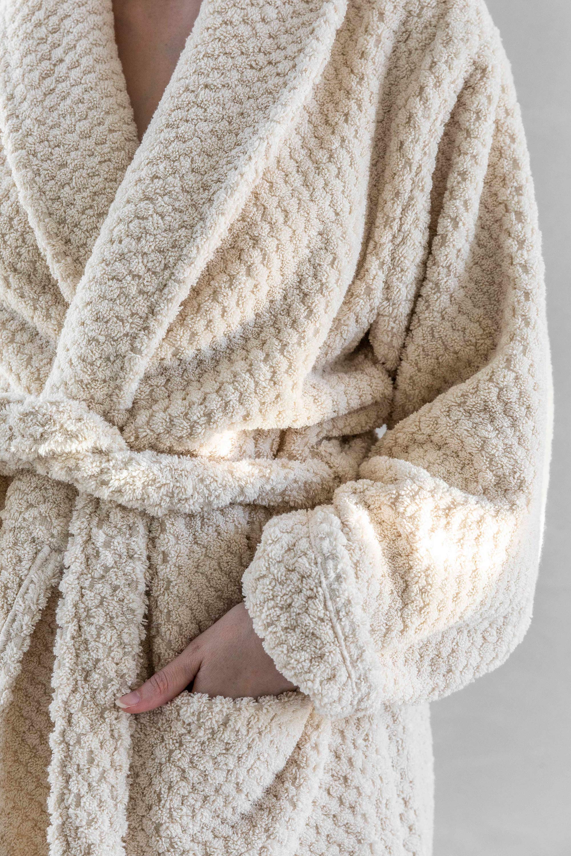 Ecru Dot Bath Robe