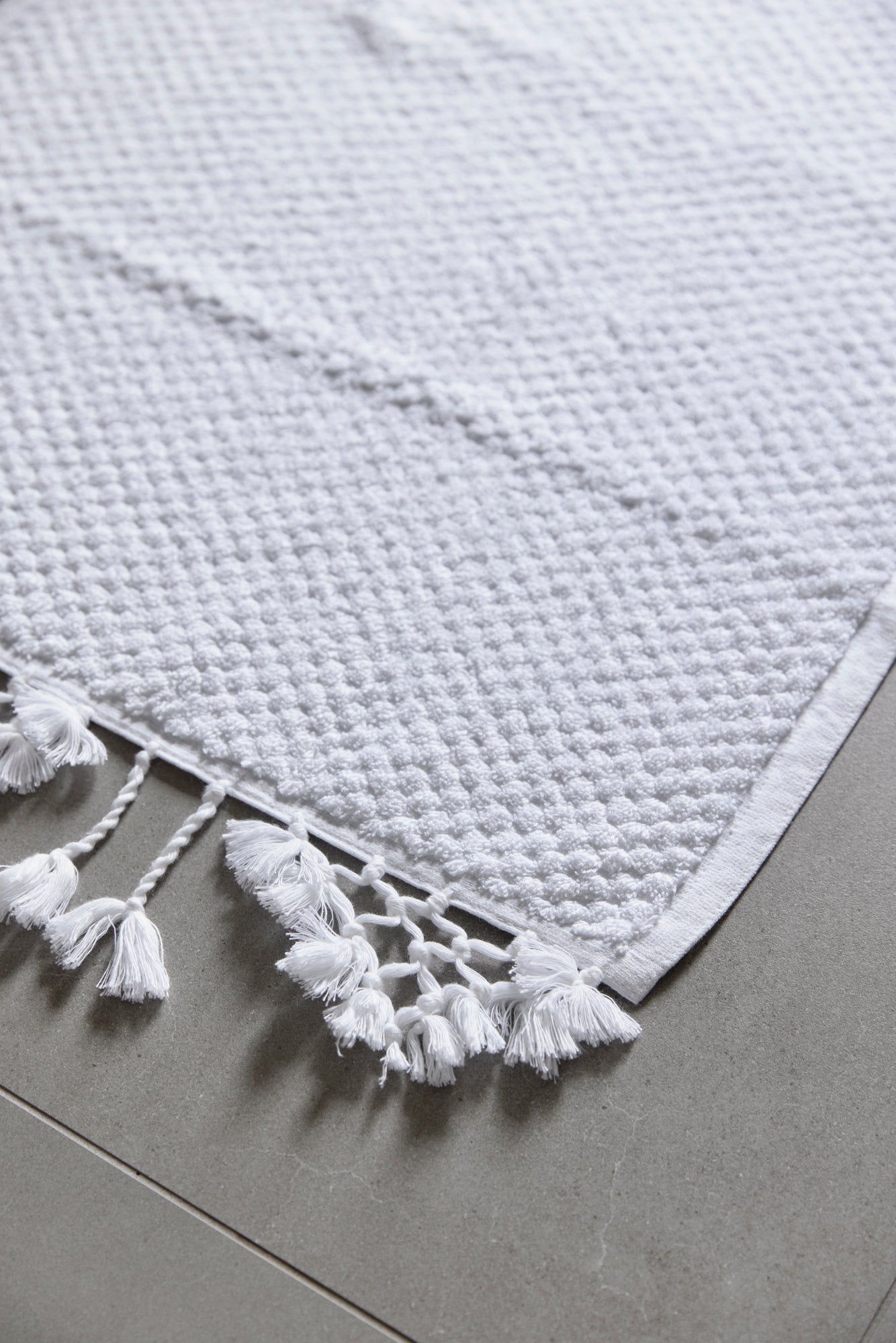 White Dot Bath Mat