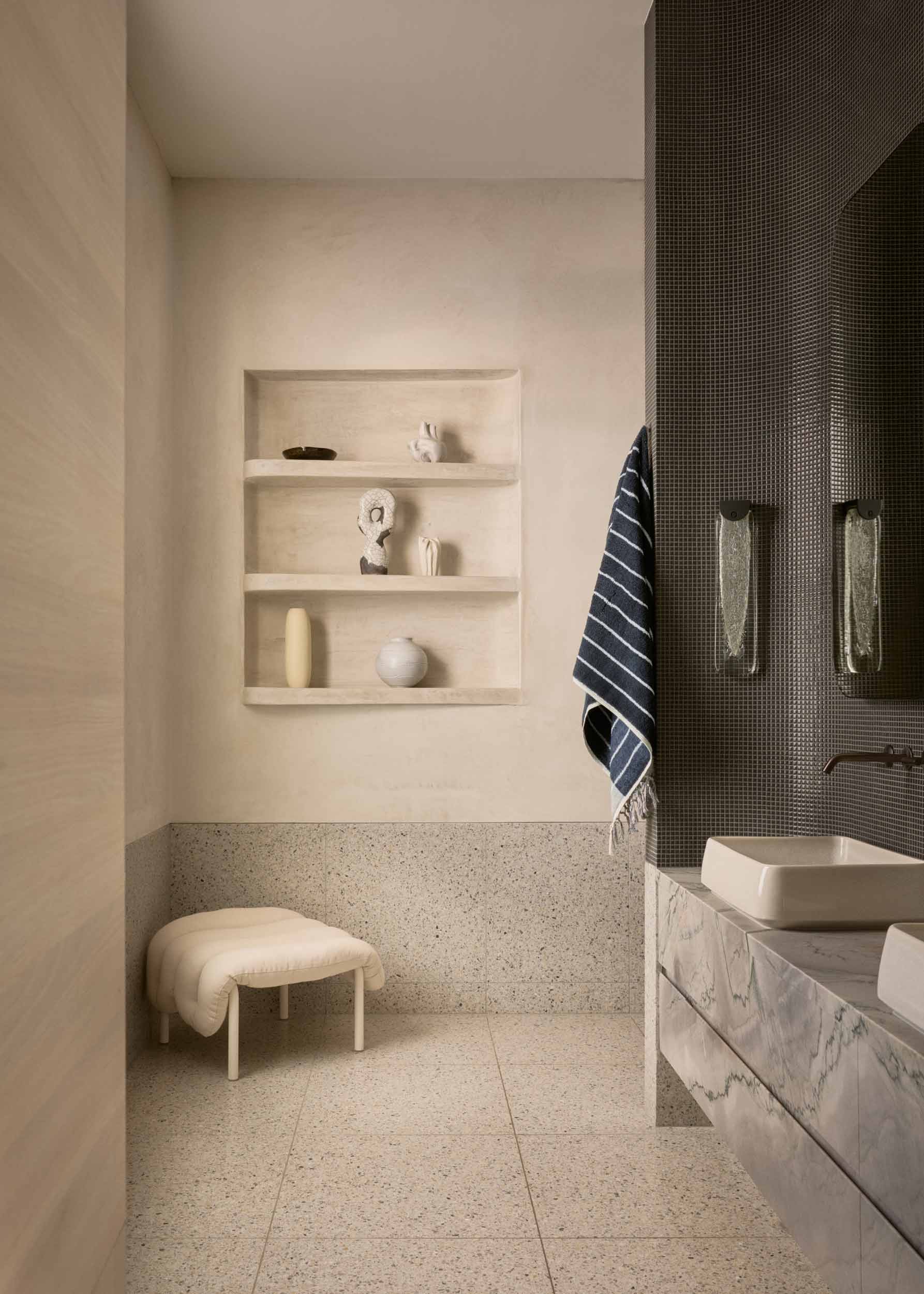 Regatta Linen & Cotton Bath Towel