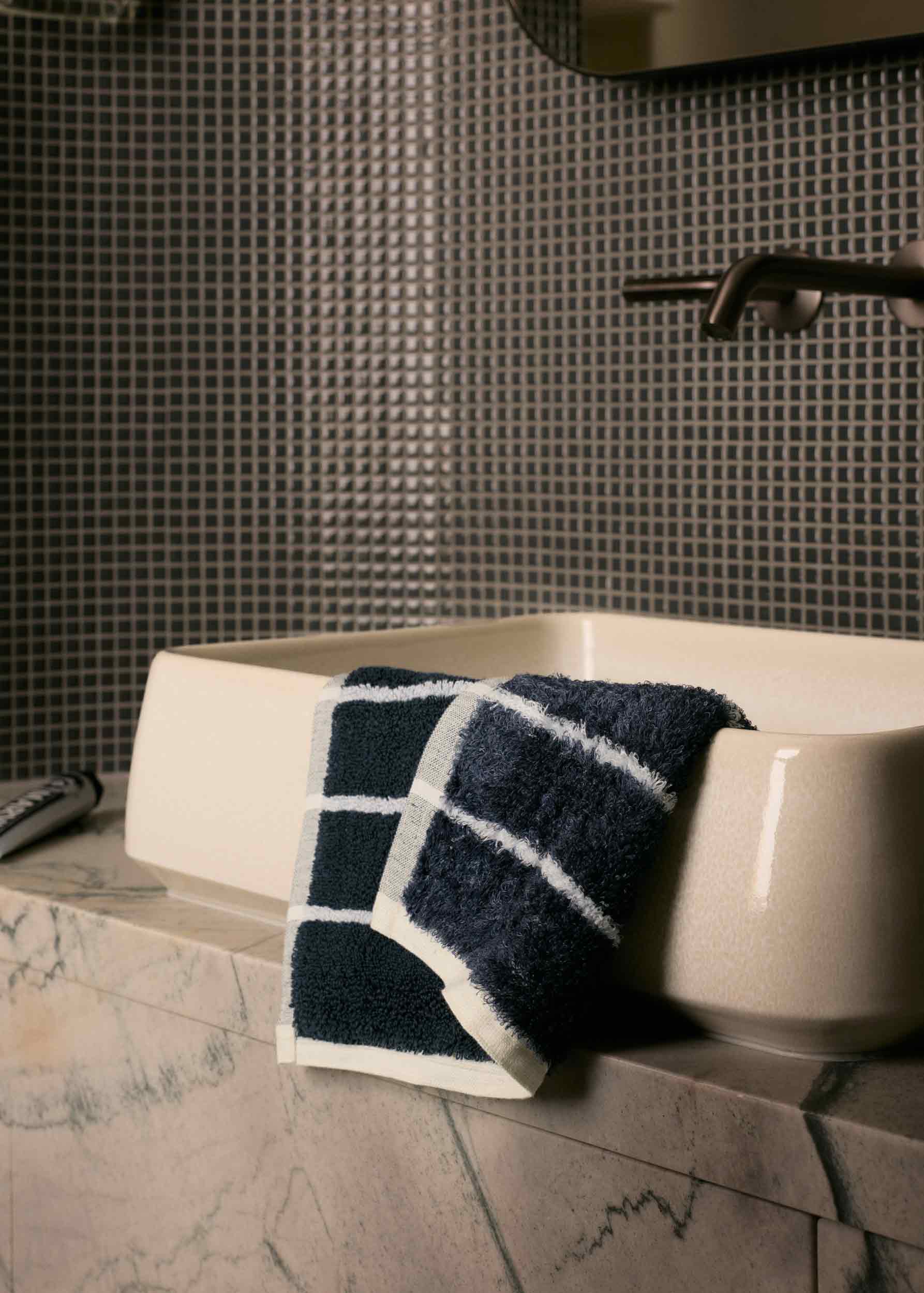 Regatta Linen & Cotton Face Towel