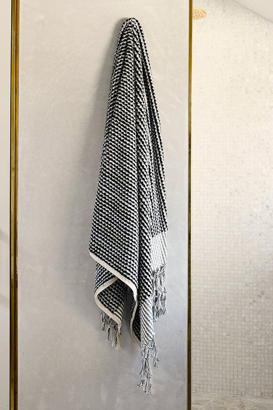 Black & White Wave Bath Towel