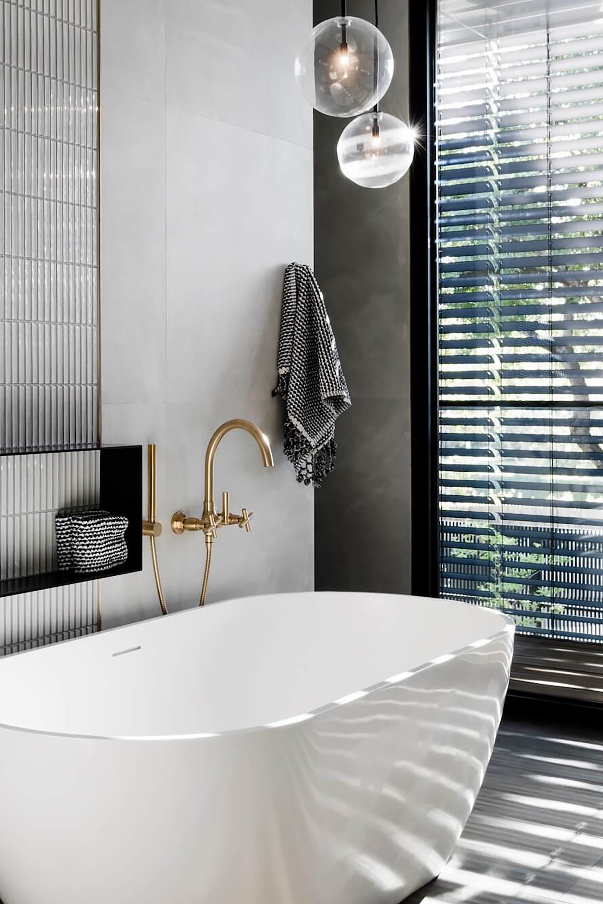 Black & White Wave Bath Mat